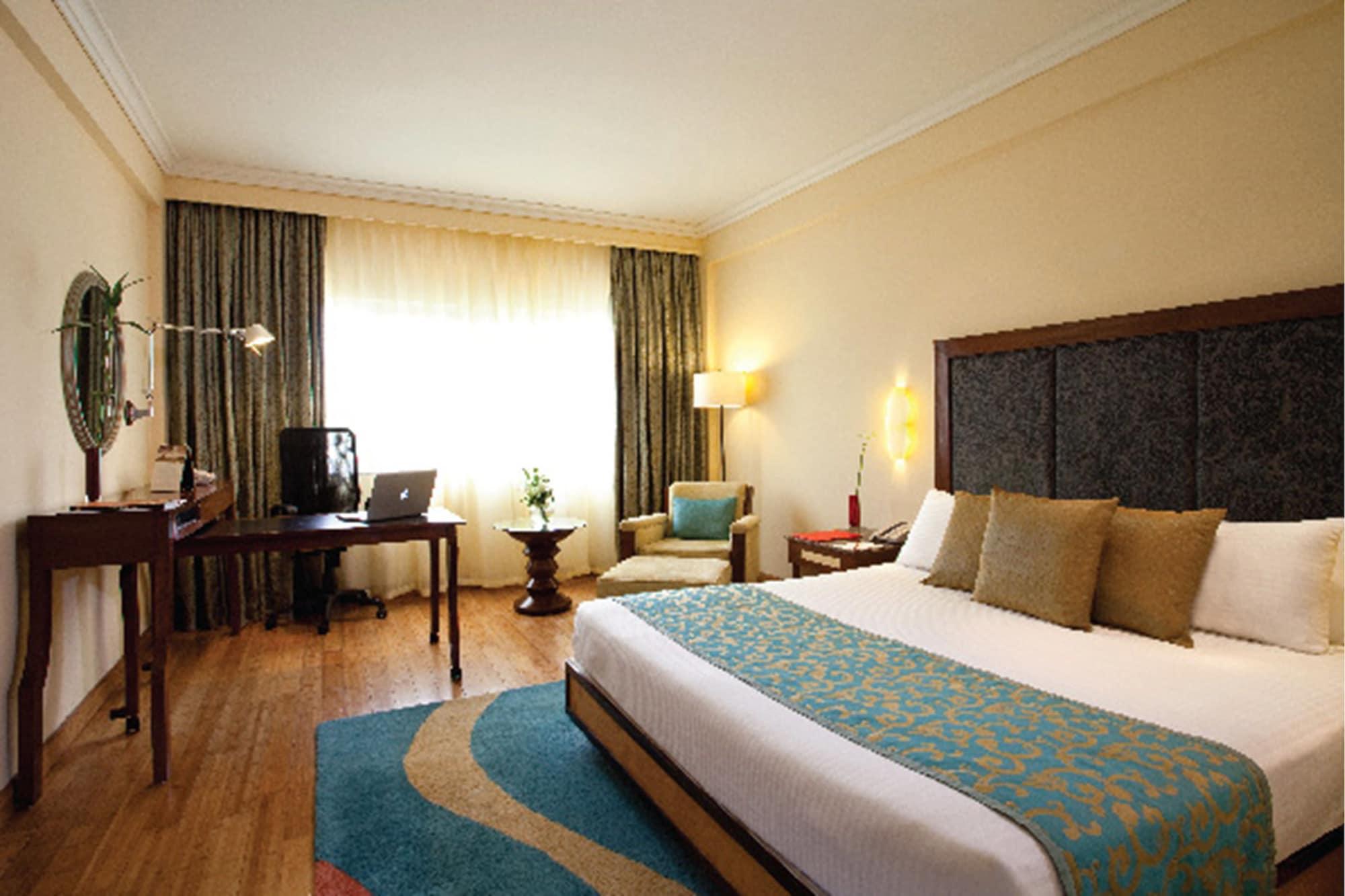 Vivanta Bengaluru Residency Road Exterior photo
