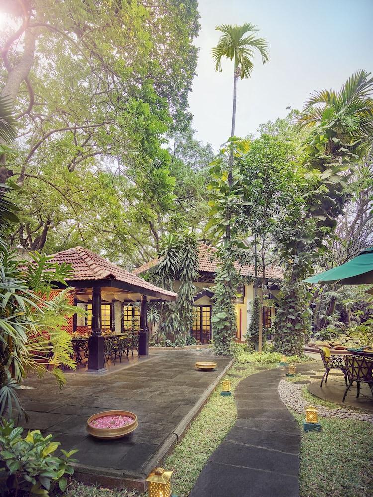 Vivanta Bengaluru Residency Road Exterior photo