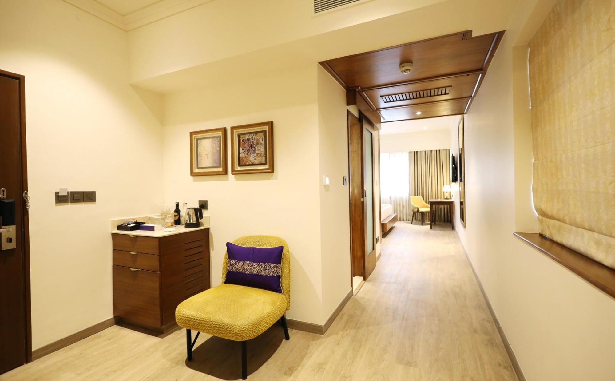 Vivanta Bengaluru Residency Road Exterior photo