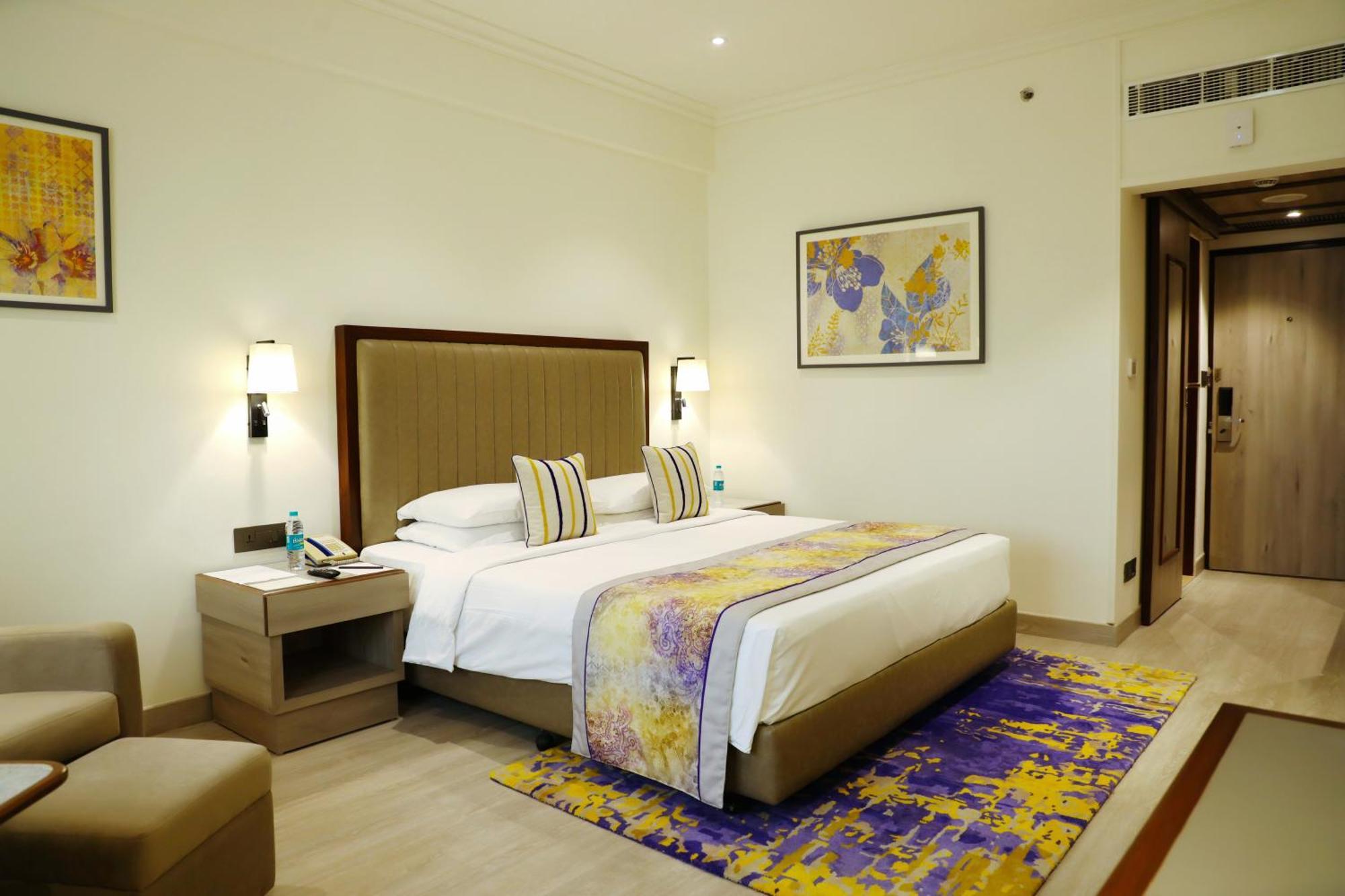 Vivanta Bengaluru Residency Road Exterior photo
