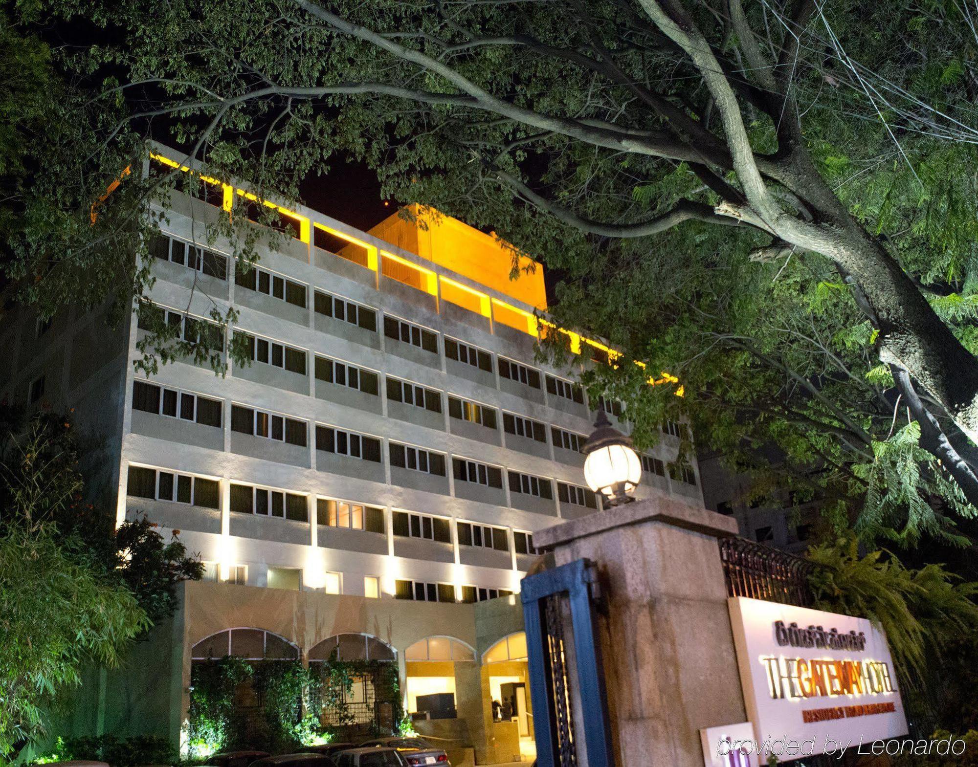 Vivanta Bengaluru Residency Road Exterior photo